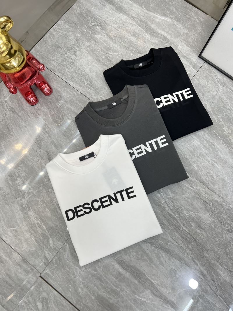 Descente Hoodies